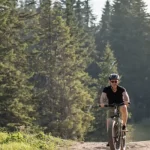 NDL - Two people mountain biking